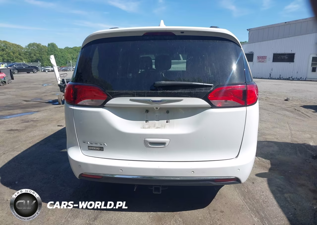 2019 Chrysler Pacifica Touring L VIN:2C4RC1BG6KR555400 - 16
