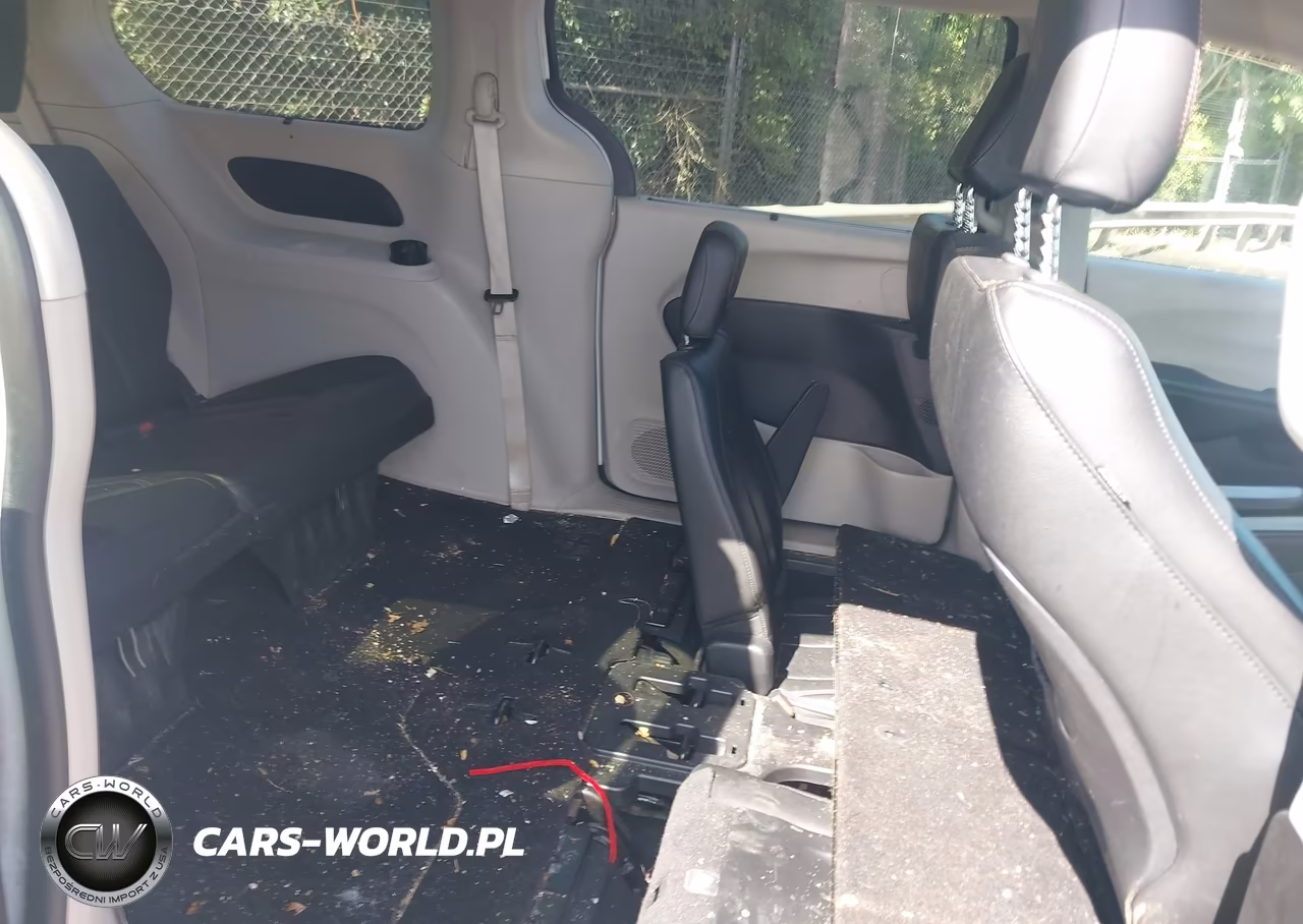 2019 Chrysler Pacifica Touring L VIN:2C4RC1BG6KR555400 - 8