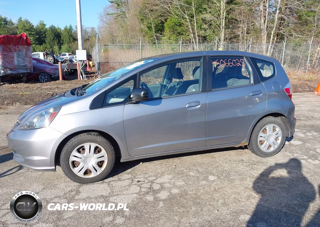 2010 Honda Fit VIN:JHMGE8H28AS023468 - 12