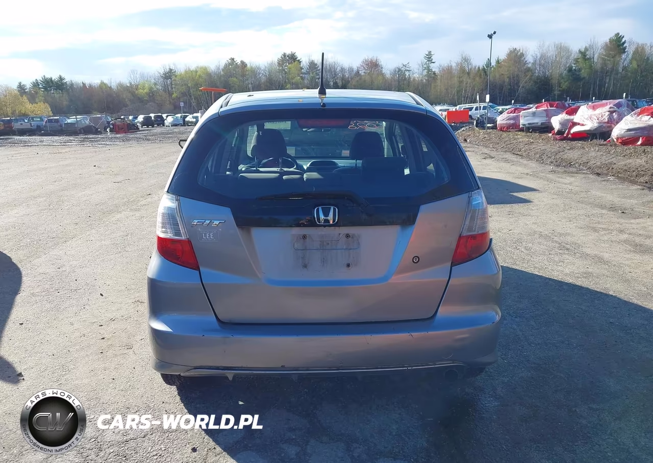 2010 Honda Fit VIN:JHMGE8H28AS023468 - 15