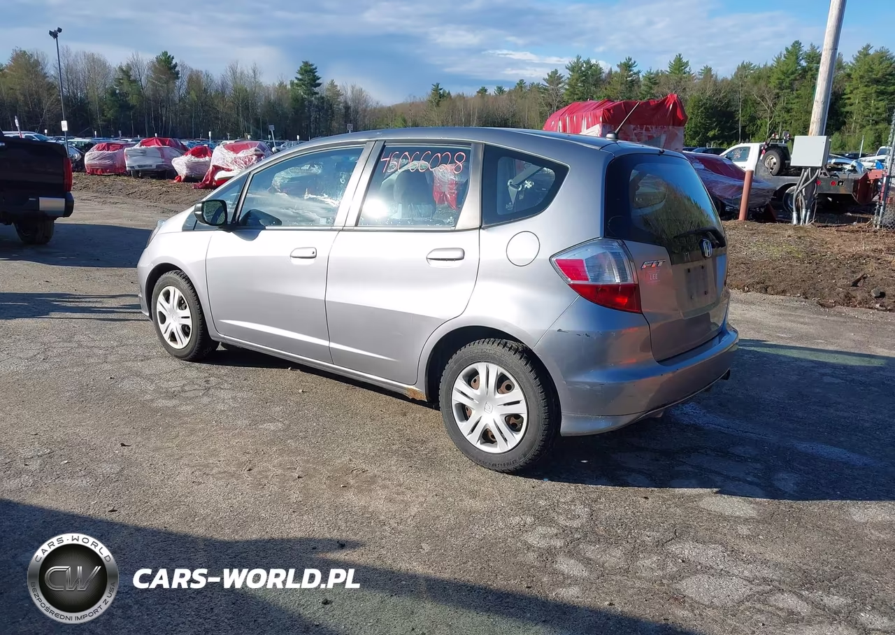 2010 Honda Fit VIN:JHMGE8H28AS023468 - 3