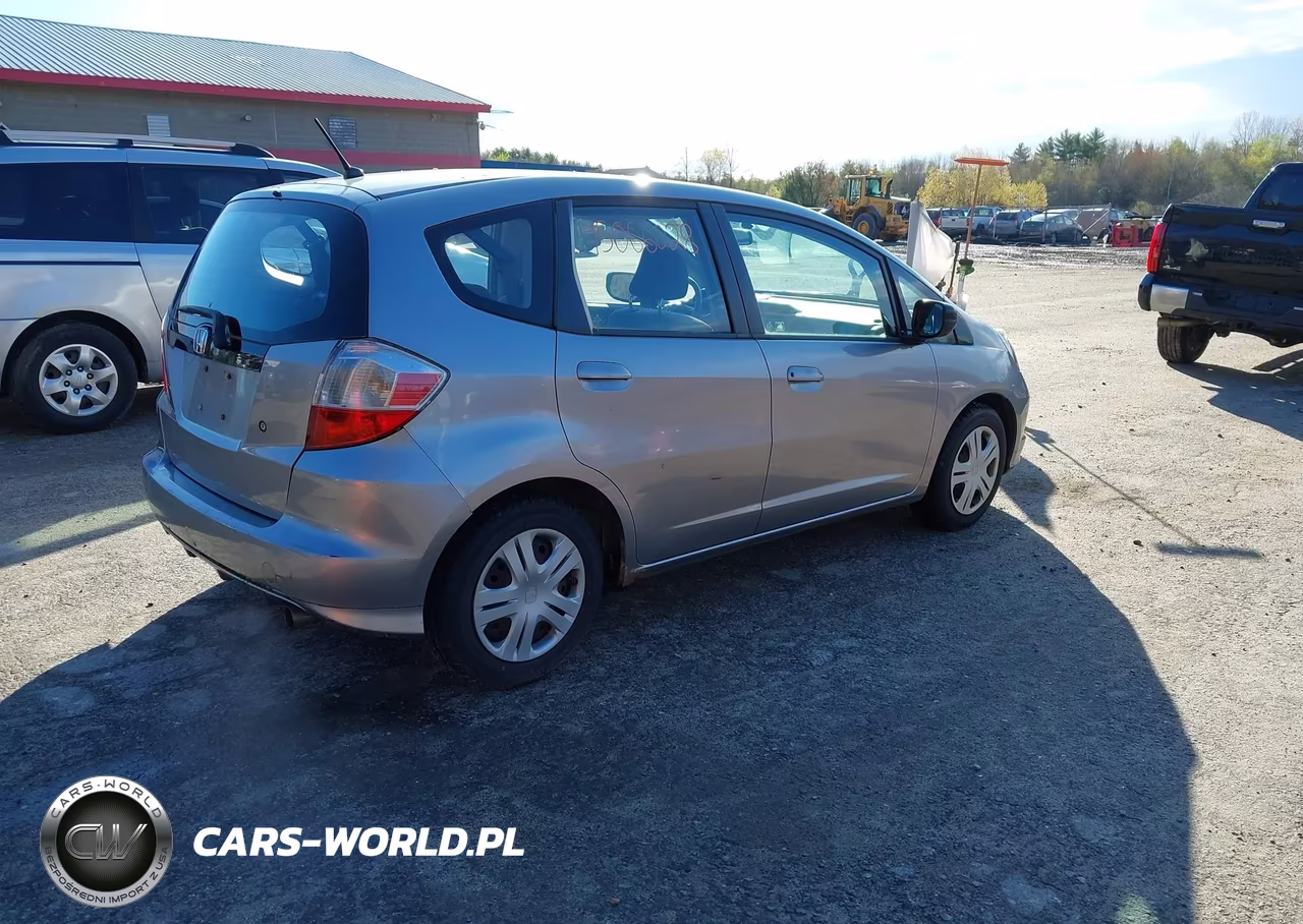 2010 Honda Fit VIN:JHMGE8H28AS023468 - 4