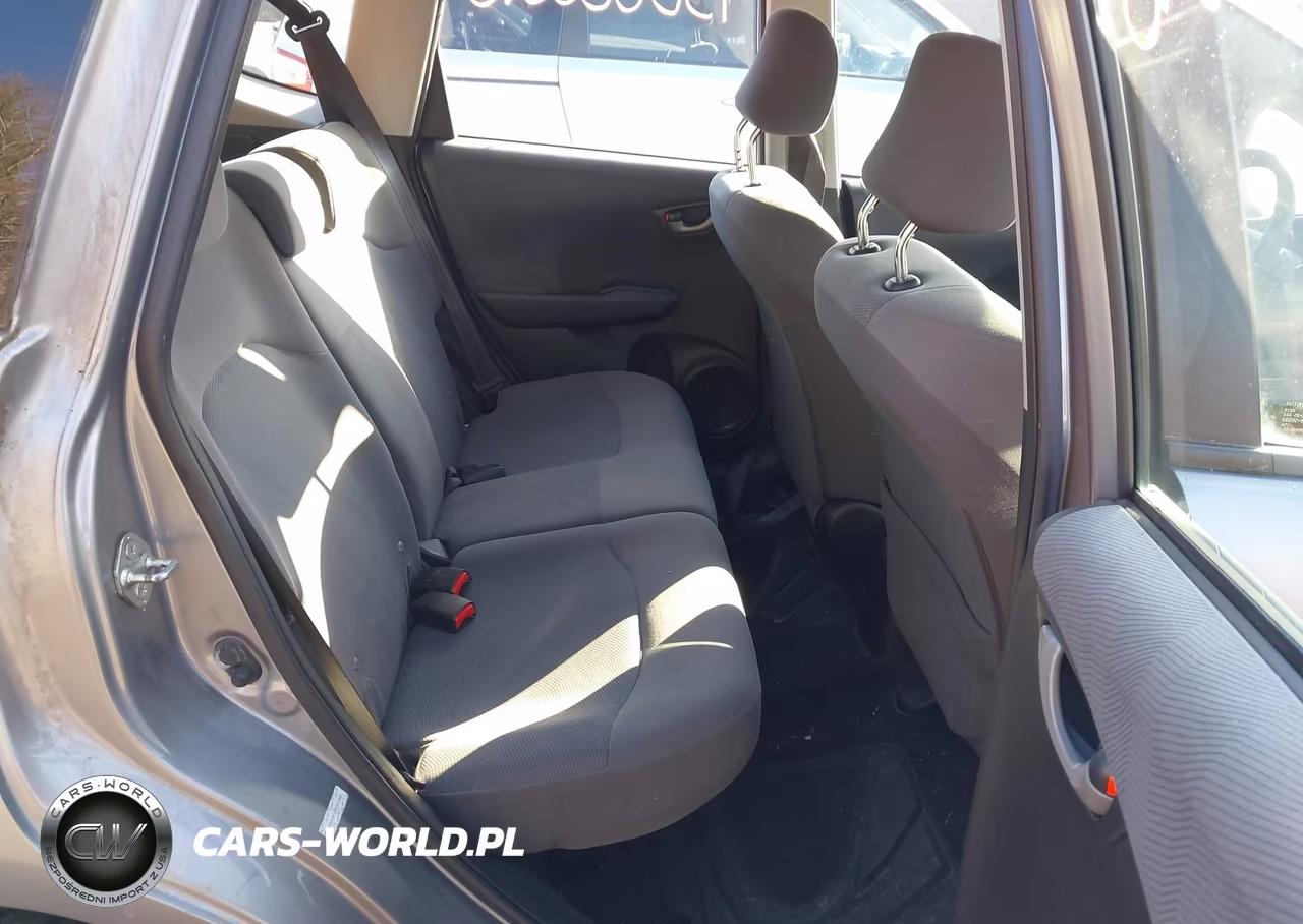 2010 Honda Fit VIN:JHMGE8H28AS023468 - 8
