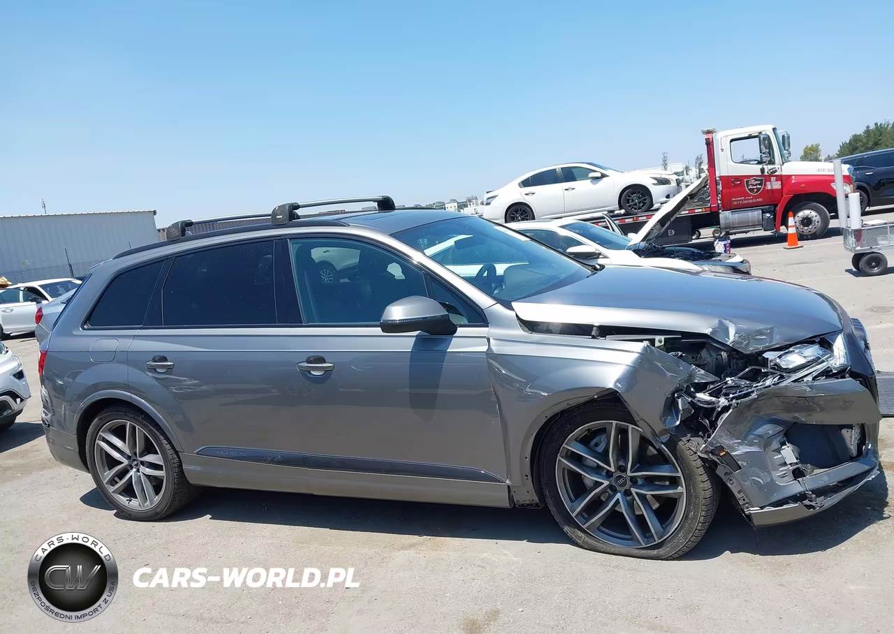 2017 Audi Q7 3.0T Premium VIN:WA1VAAF79HD029363 - 13