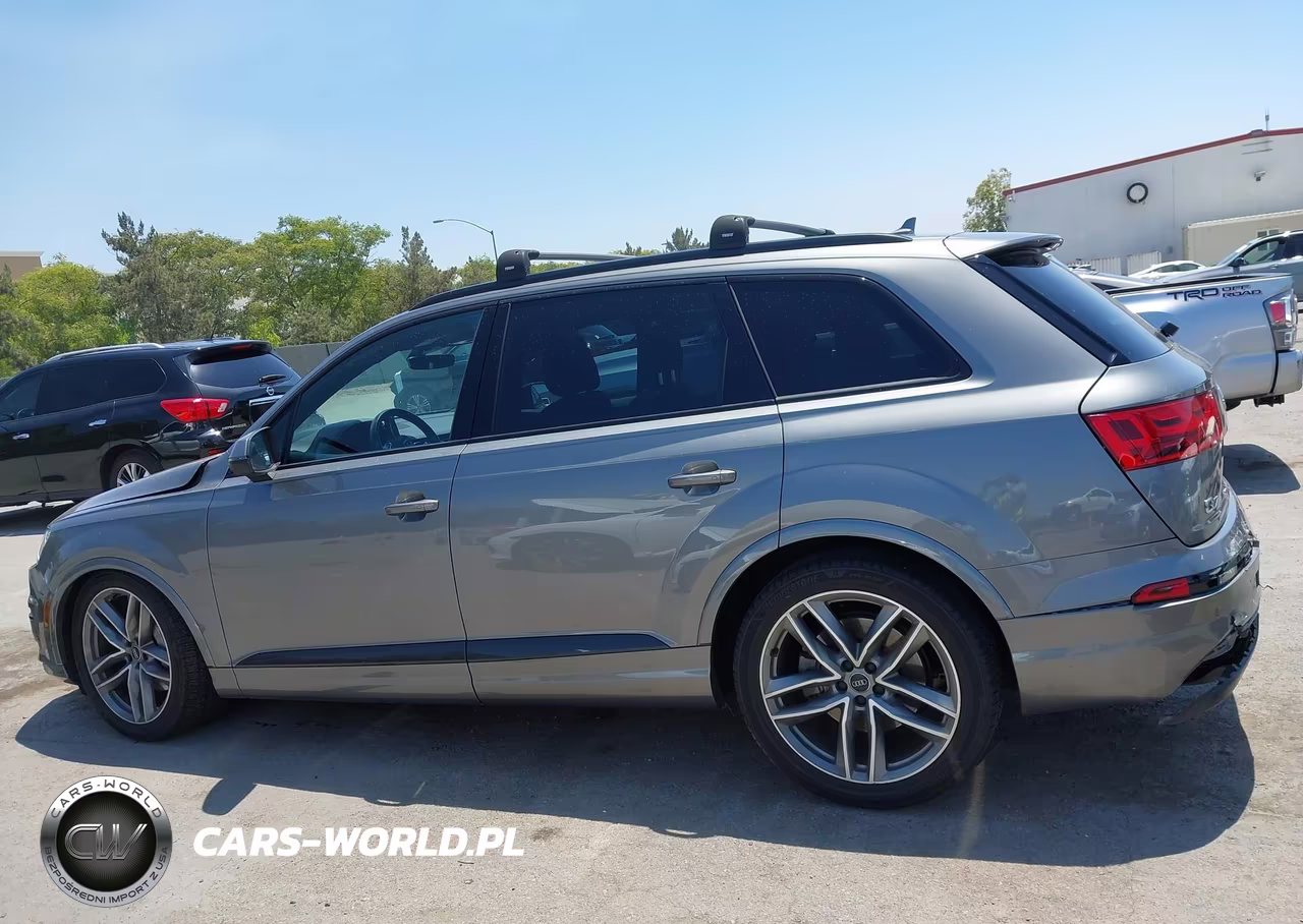 2017 Audi Q7 3.0T Premium VIN:WA1VAAF79HD029363 - 14