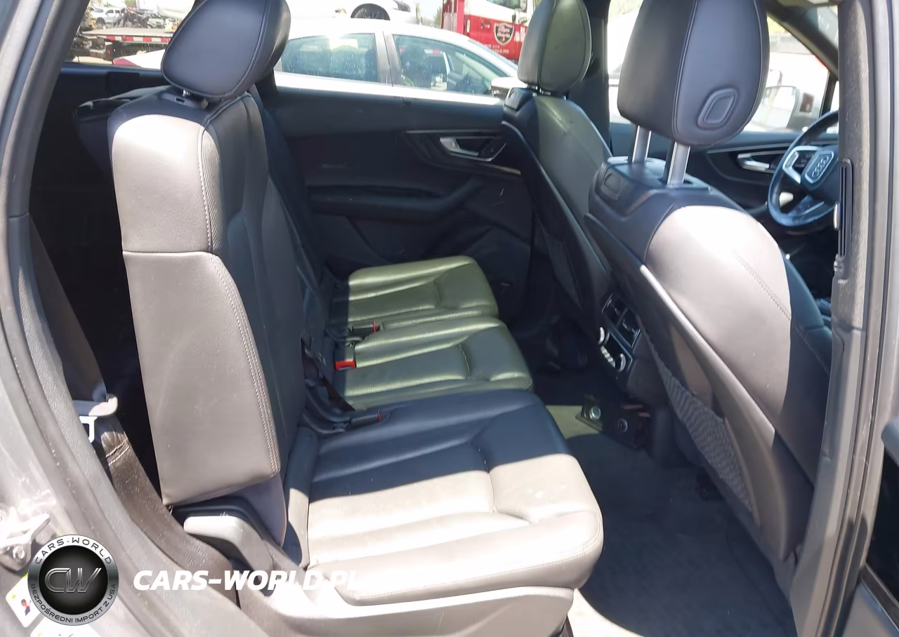 2017 Audi Q7 3.0T Premium VIN:WA1VAAF79HD029363 - 8