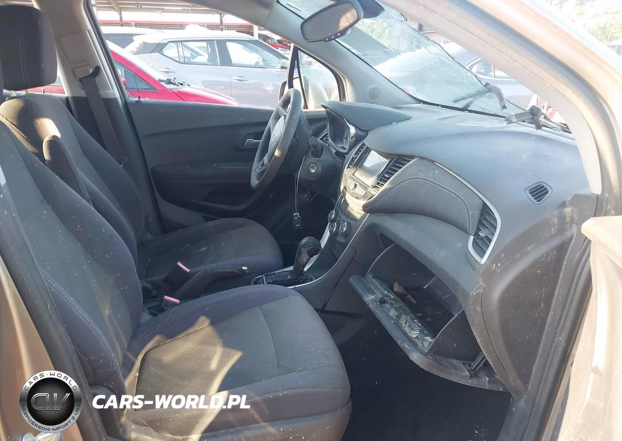 2018 Chevrolet Trax Ls VIN:3GNCJKSB5JL370232 - 5