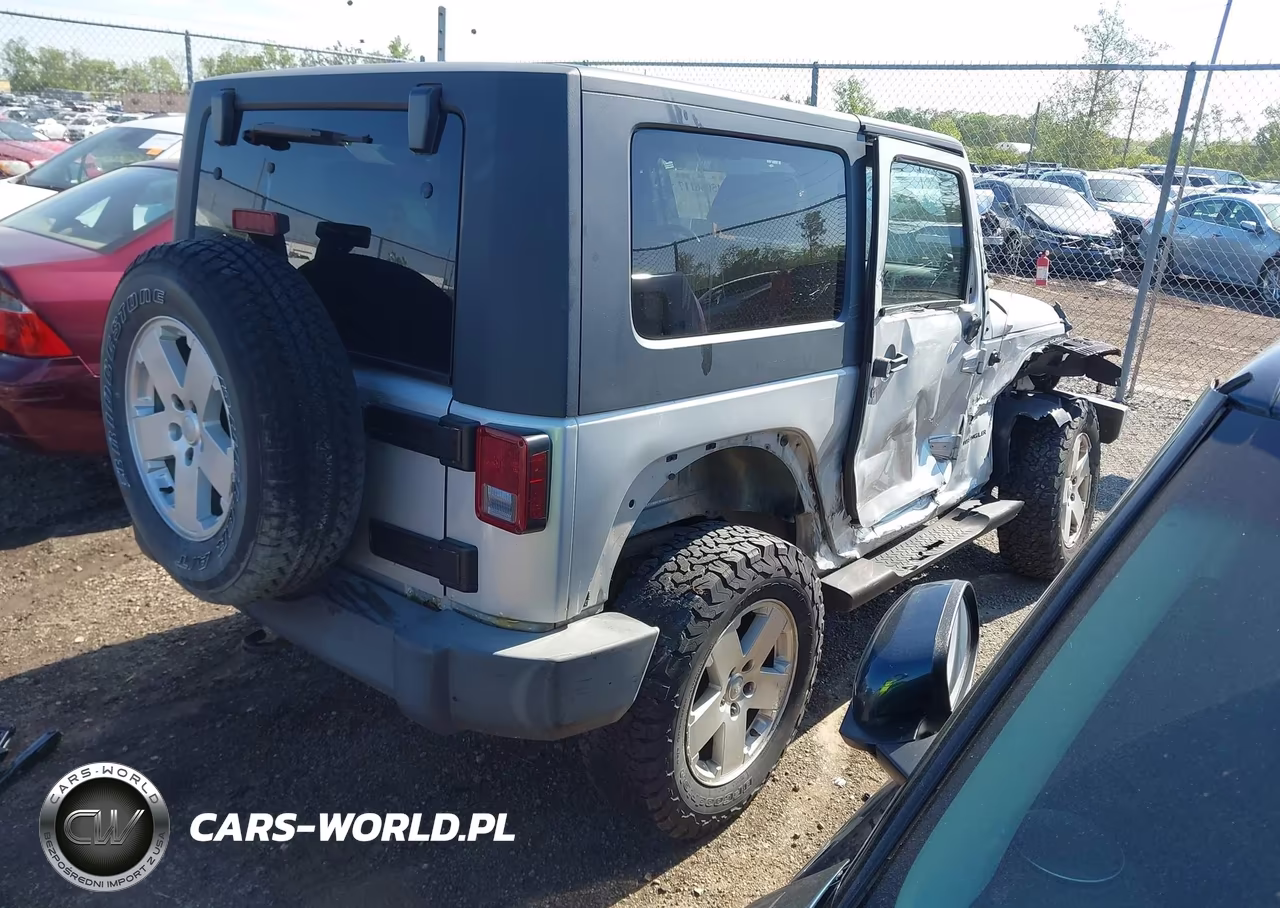 2007 Jeep Wrangler Sahara VIN:1J4FA54187L186087 - 4