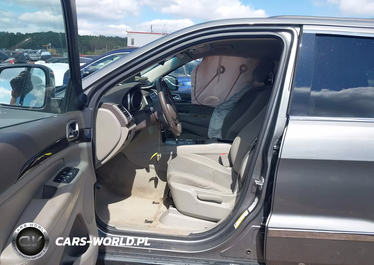 2012 Jeep Grand Cherokee Laredo VIN:1C4RJEAG6CC334145 - 5