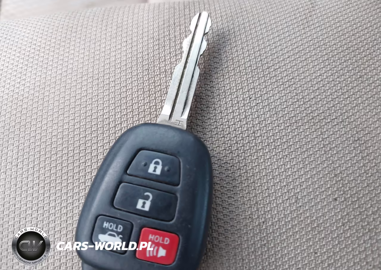 2015 Toyota Corolla Le VIN:5YFBURHE2FP206047 - 11