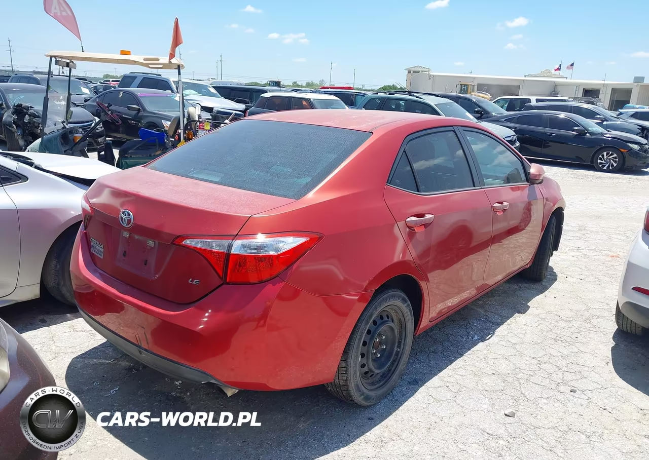 2015 Toyota Corolla Le VIN:5YFBURHE2FP206047 - 17