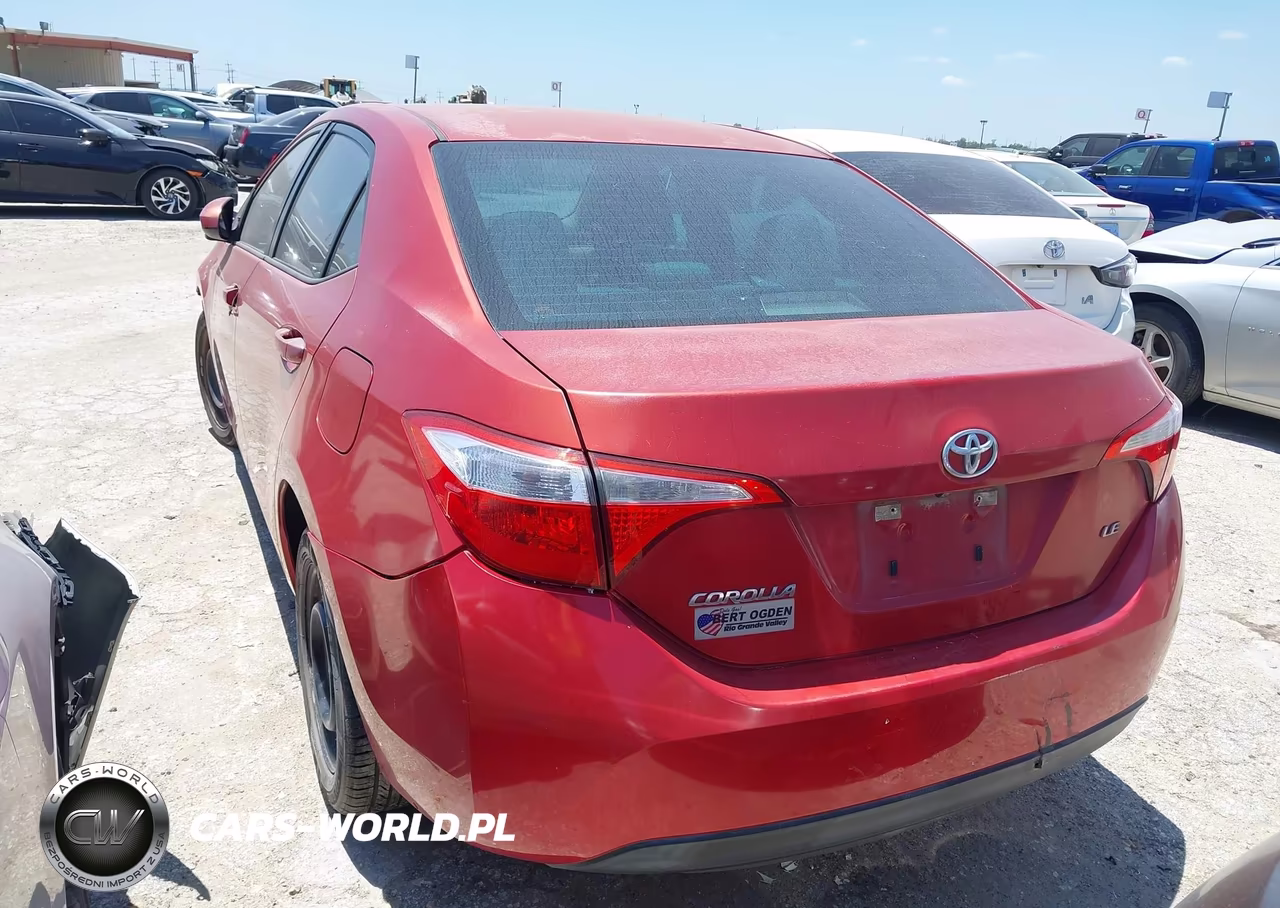 2015 Toyota Corolla Le VIN:5YFBURHE2FP206047 - 3