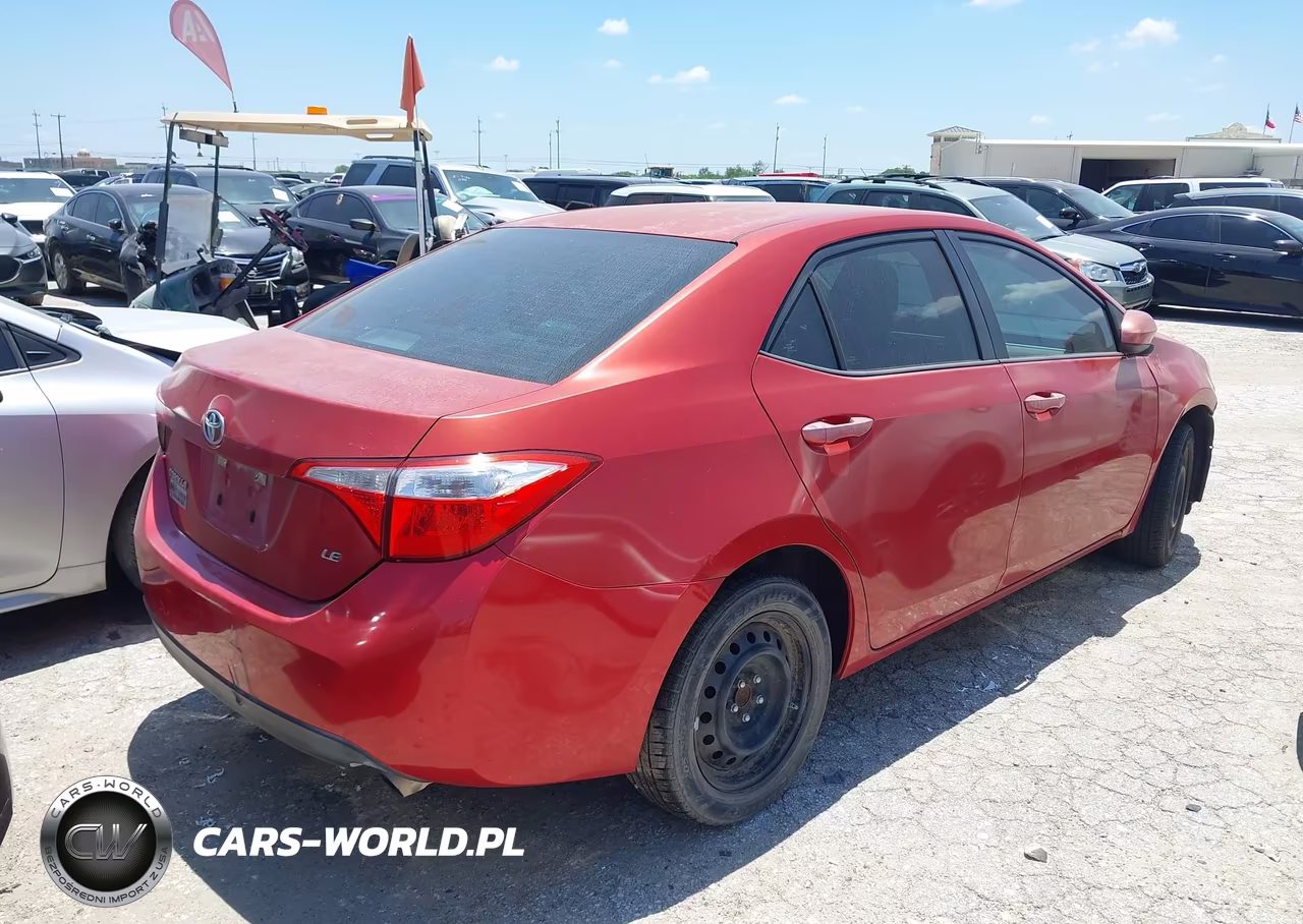 2015 Toyota Corolla Le VIN:5YFBURHE2FP206047 - 4