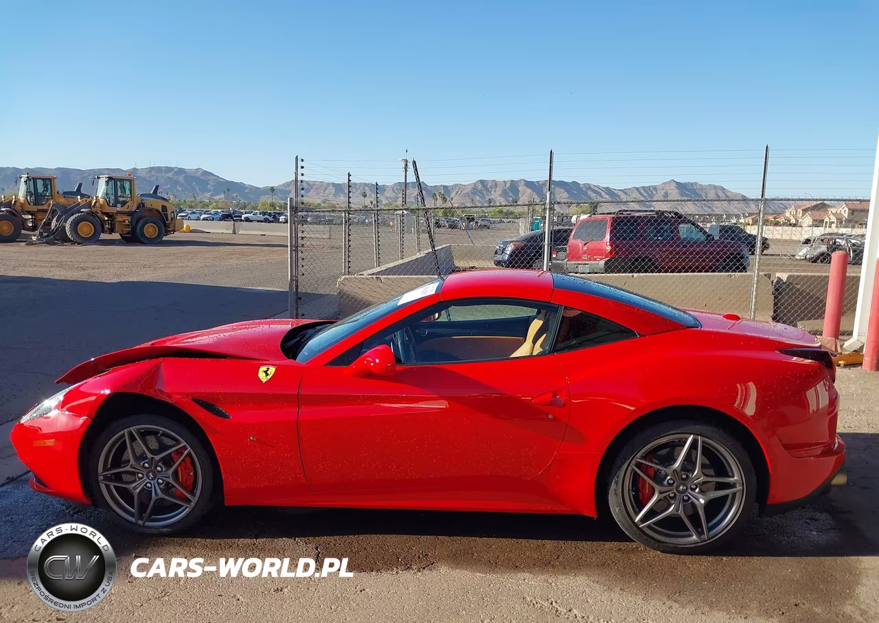 2017 Ferrari California T VIN:ZFF77XJAXH0226117 - 14