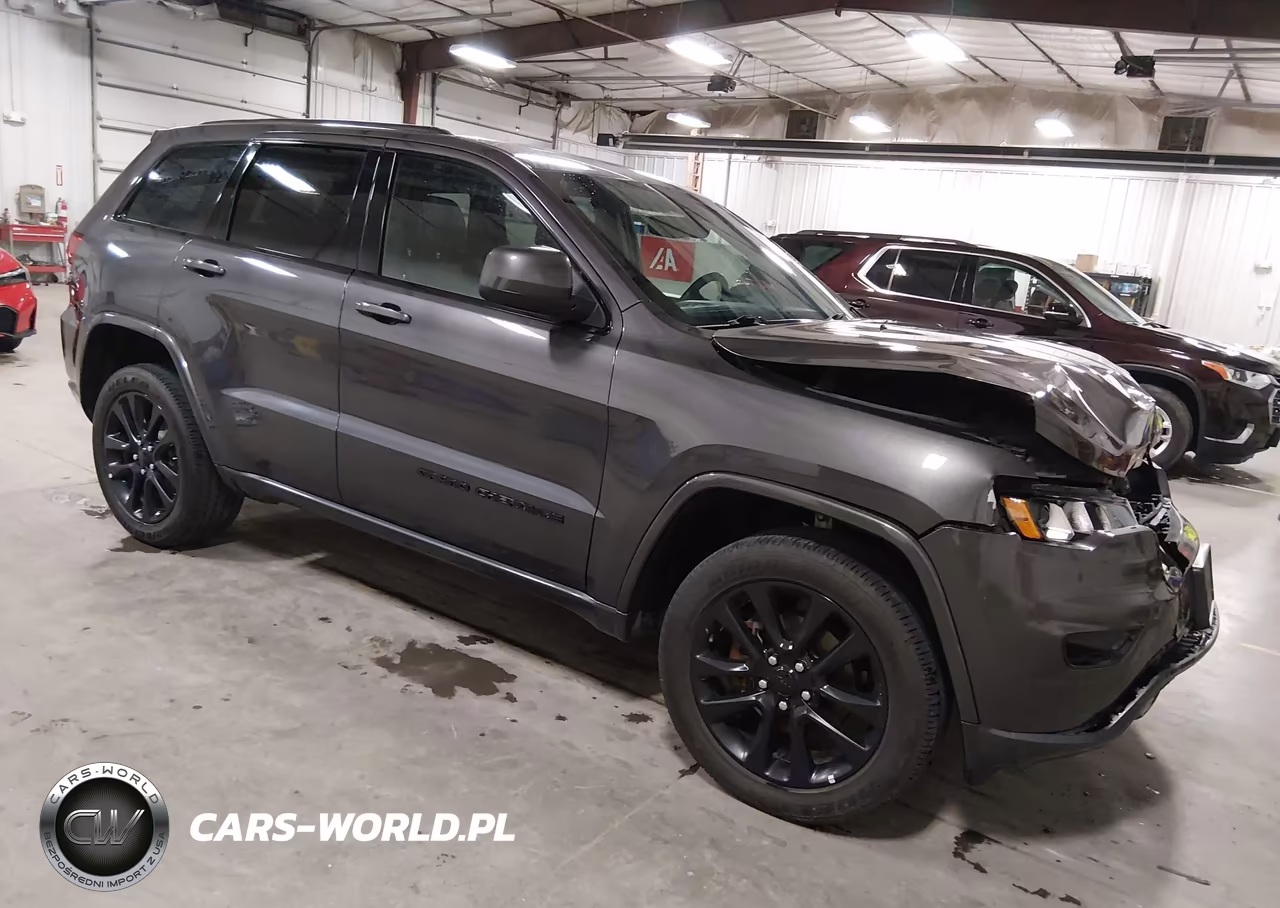 2018 Jeep Grand Cherokee Altitude 4X4 – zdjęcie 1 z 17