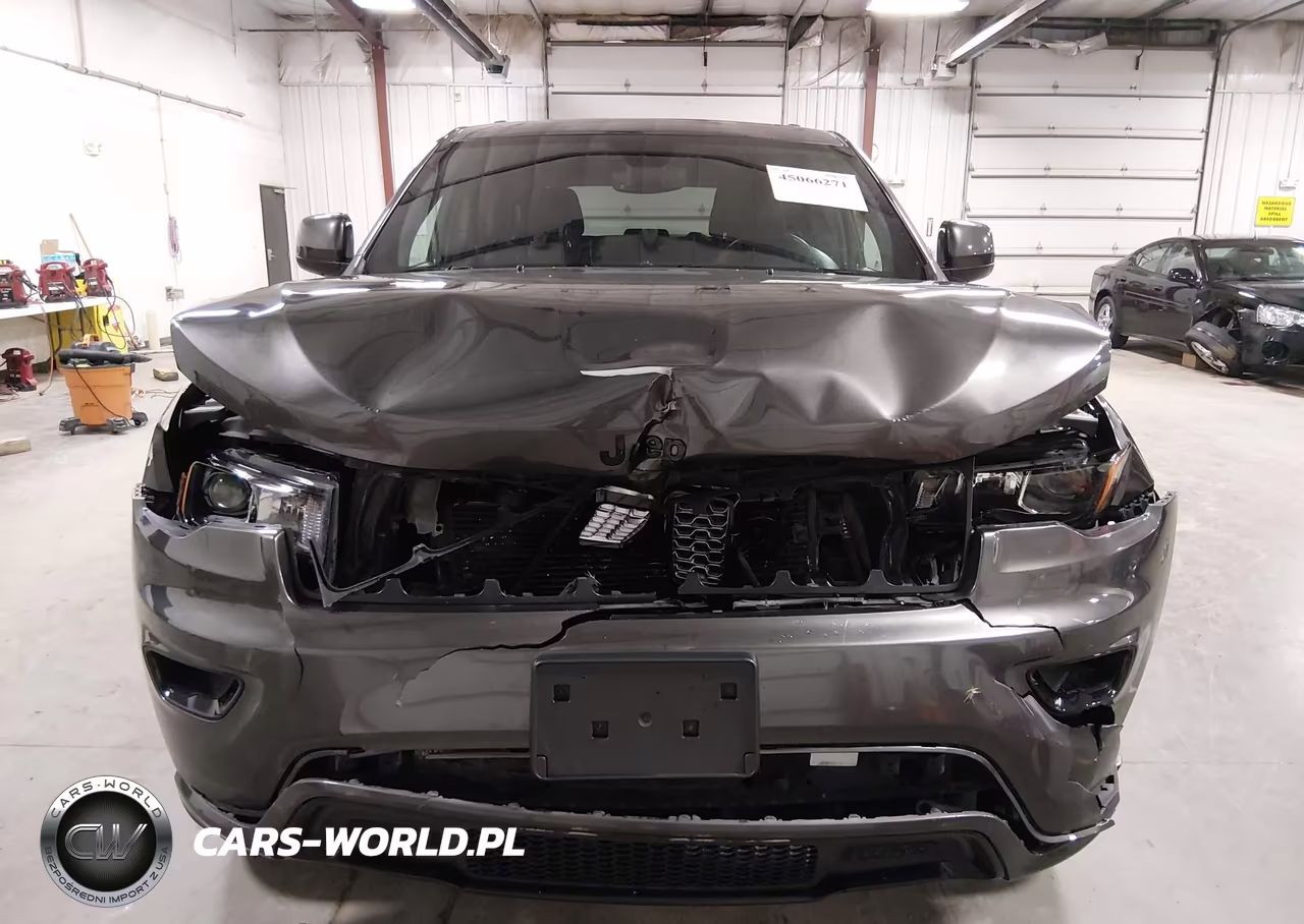2018 Jeep Grand Cherokee Altitude 4X4 VIN:1C4RJFAG7JC475261 - 12