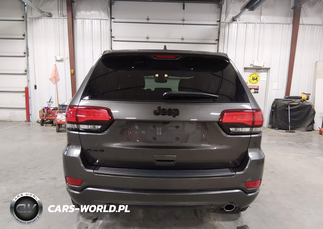 2018 Jeep Grand Cherokee Altitude 4X4 VIN:1C4RJFAG7JC475261 - 16