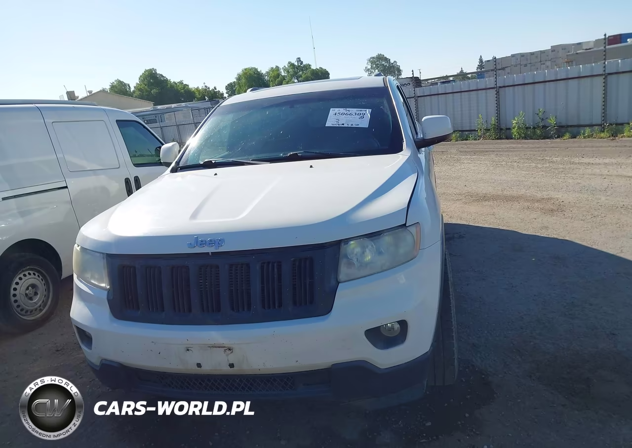 2011 Jeep Grand Cherokee Laredo VIN:1J4RS4GG1BC658806 - 13