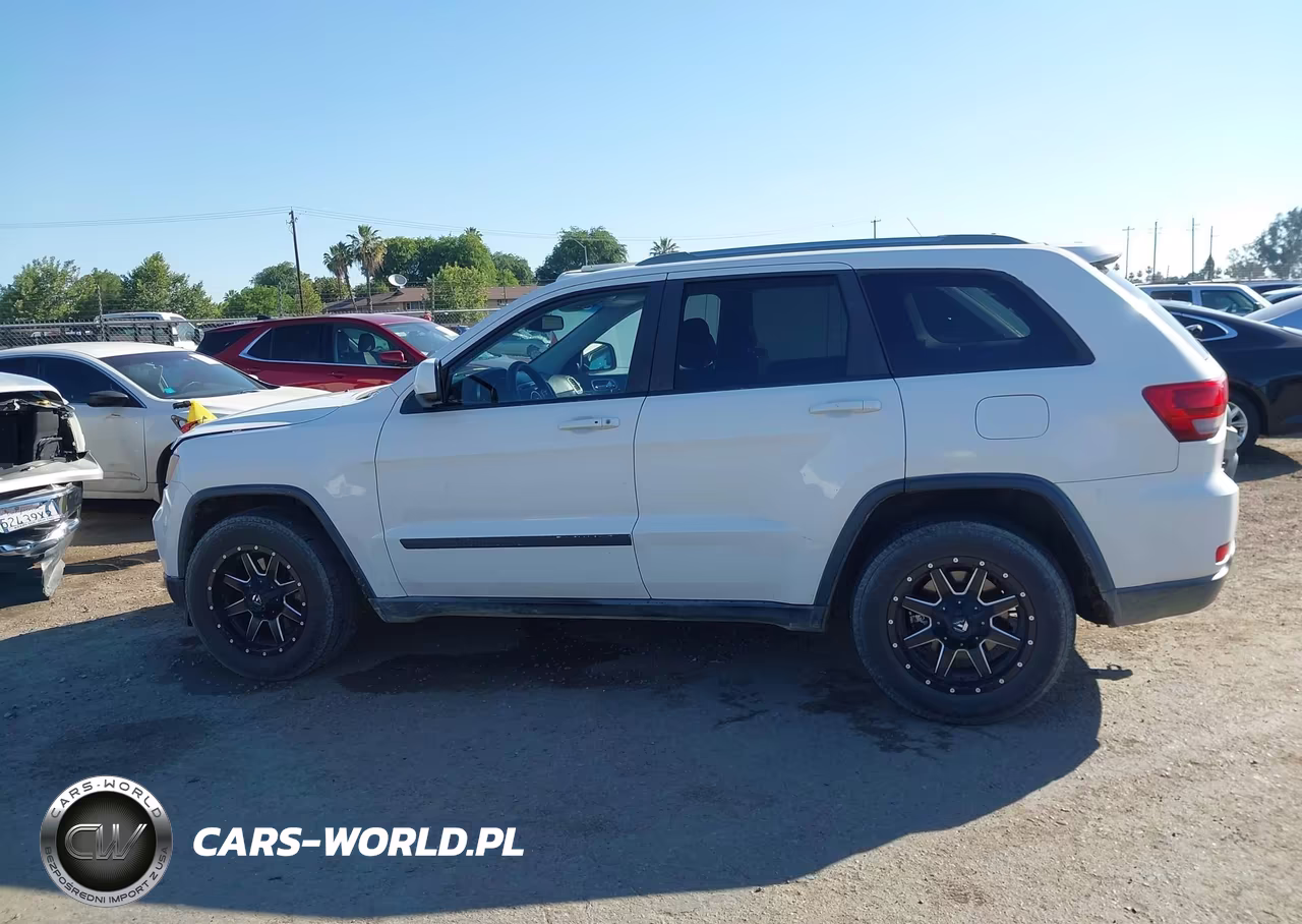 2011 Jeep Grand Cherokee Laredo VIN:1J4RS4GG1BC658806 - 15
