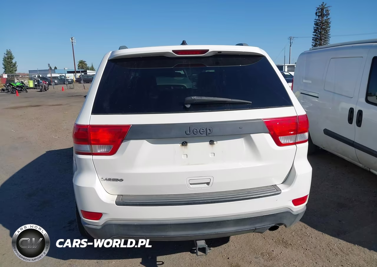 2011 Jeep Grand Cherokee Laredo VIN:1J4RS4GG1BC658806 - 17