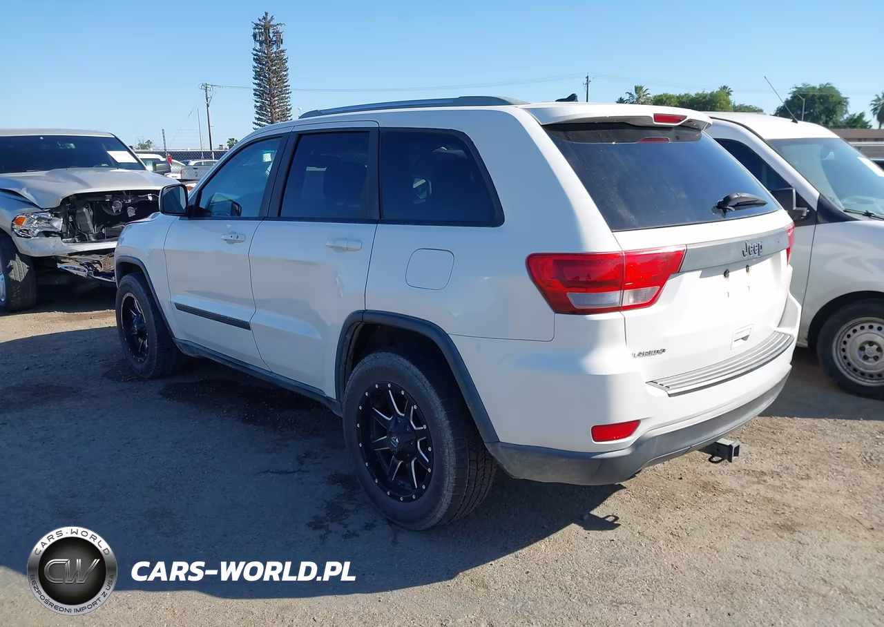2011 Jeep Grand Cherokee Laredo VIN:1J4RS4GG1BC658806 - 3