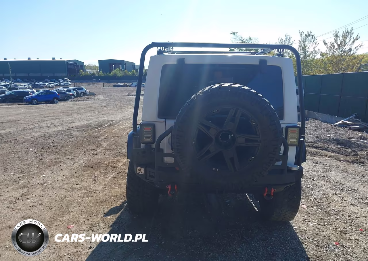 2012 Jeep Wrangler Unlimited Sahara VIN:1C4BJWEG0CL284439 - 16