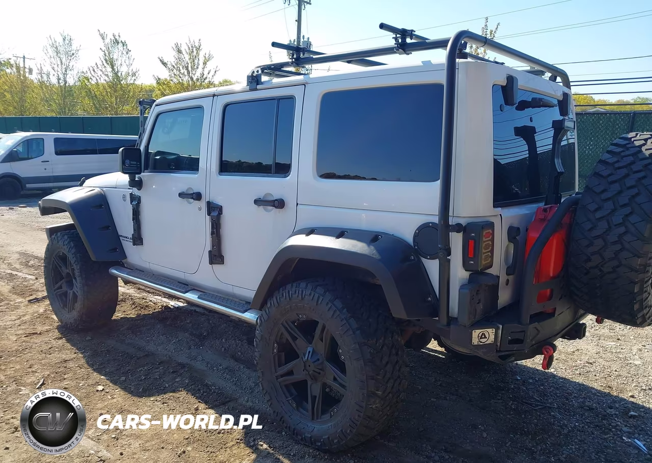 2012 Jeep Wrangler Unlimited Sahara VIN:1C4BJWEG0CL284439 - 3