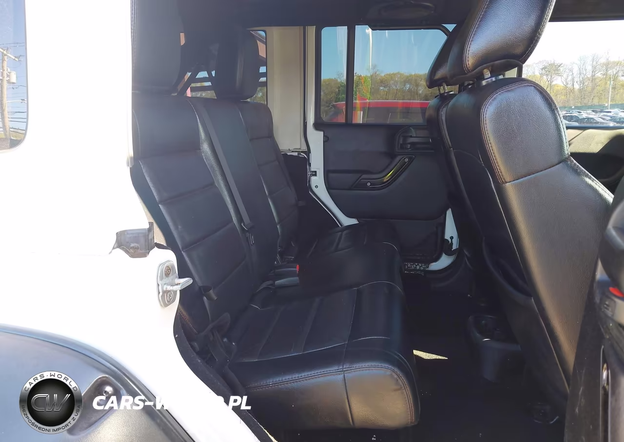 2012 Jeep Wrangler Unlimited Sahara VIN:1C4BJWEG0CL284439 - 8