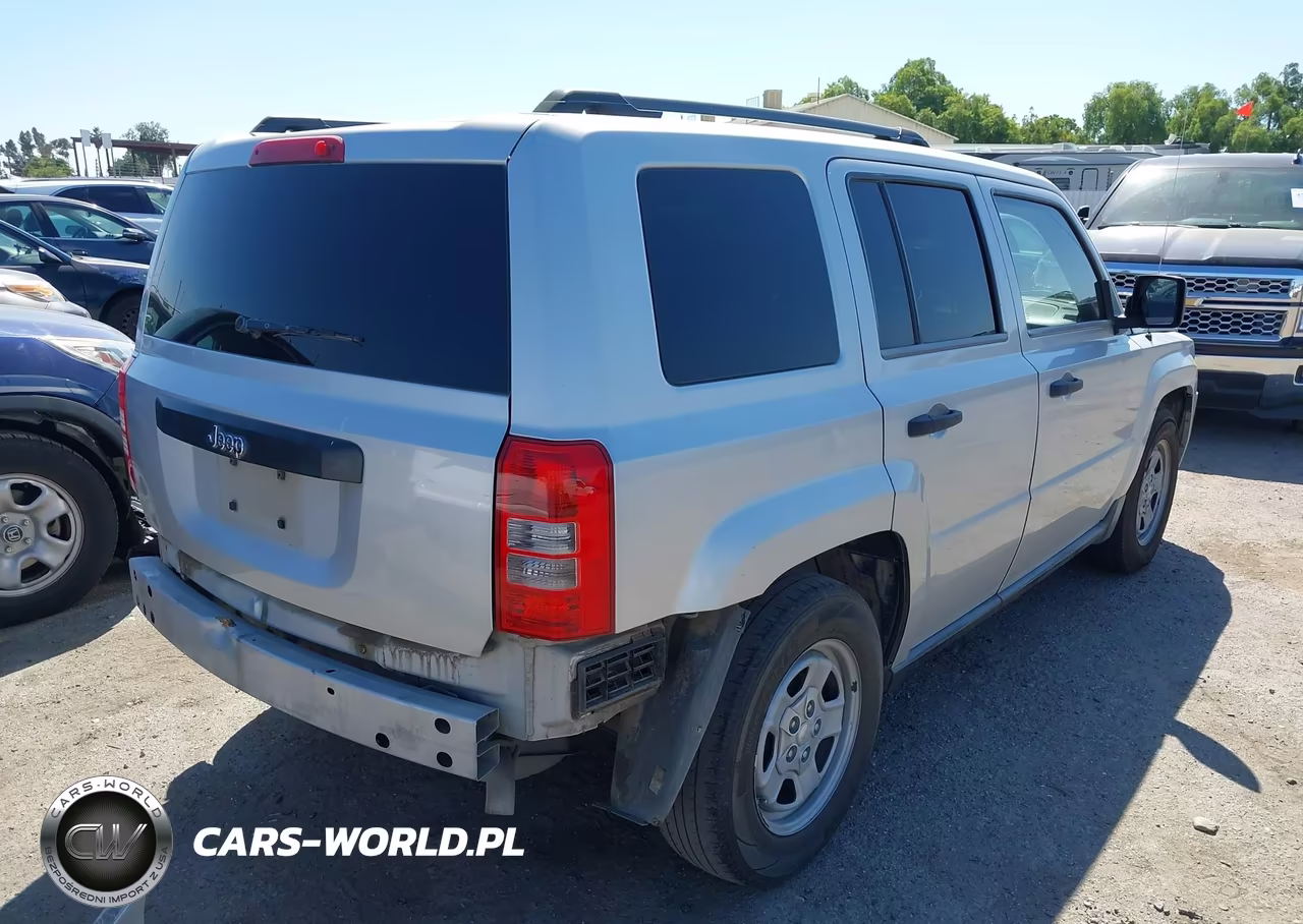 2009 Jeep Patriot Sport VIN:1J4FT28A89D124916 - 4