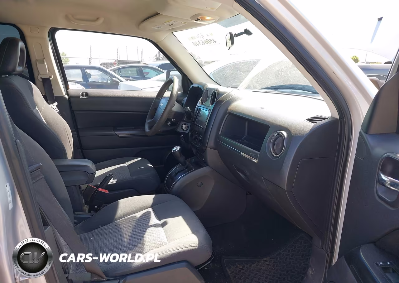 2009 Jeep Patriot Sport VIN:1J4FT28A89D124916 - 5