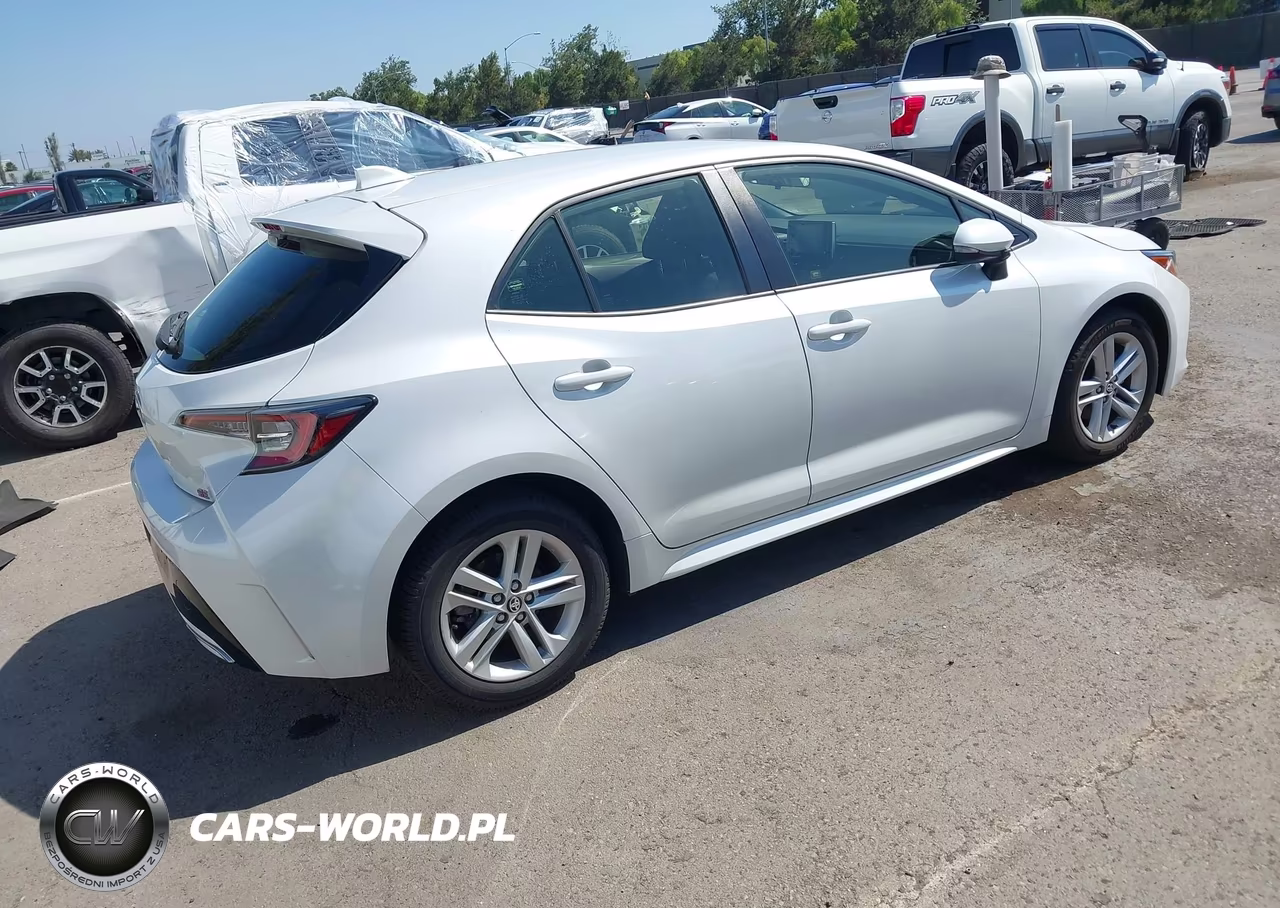 2021 Toyota Corolla Se VIN:JTND4MBE6M3122898 - 4