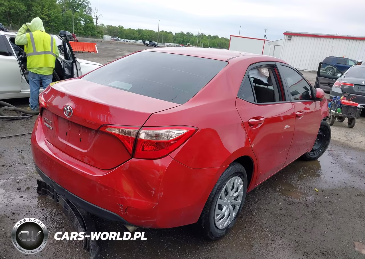 2017 Toyota Corolla Le VIN:2T1BURHE7HC944459 - 4