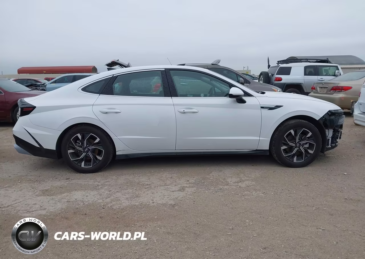 2025 Hyundai Sonata Sel VIN:KMHL64JA3SA493174 - 13