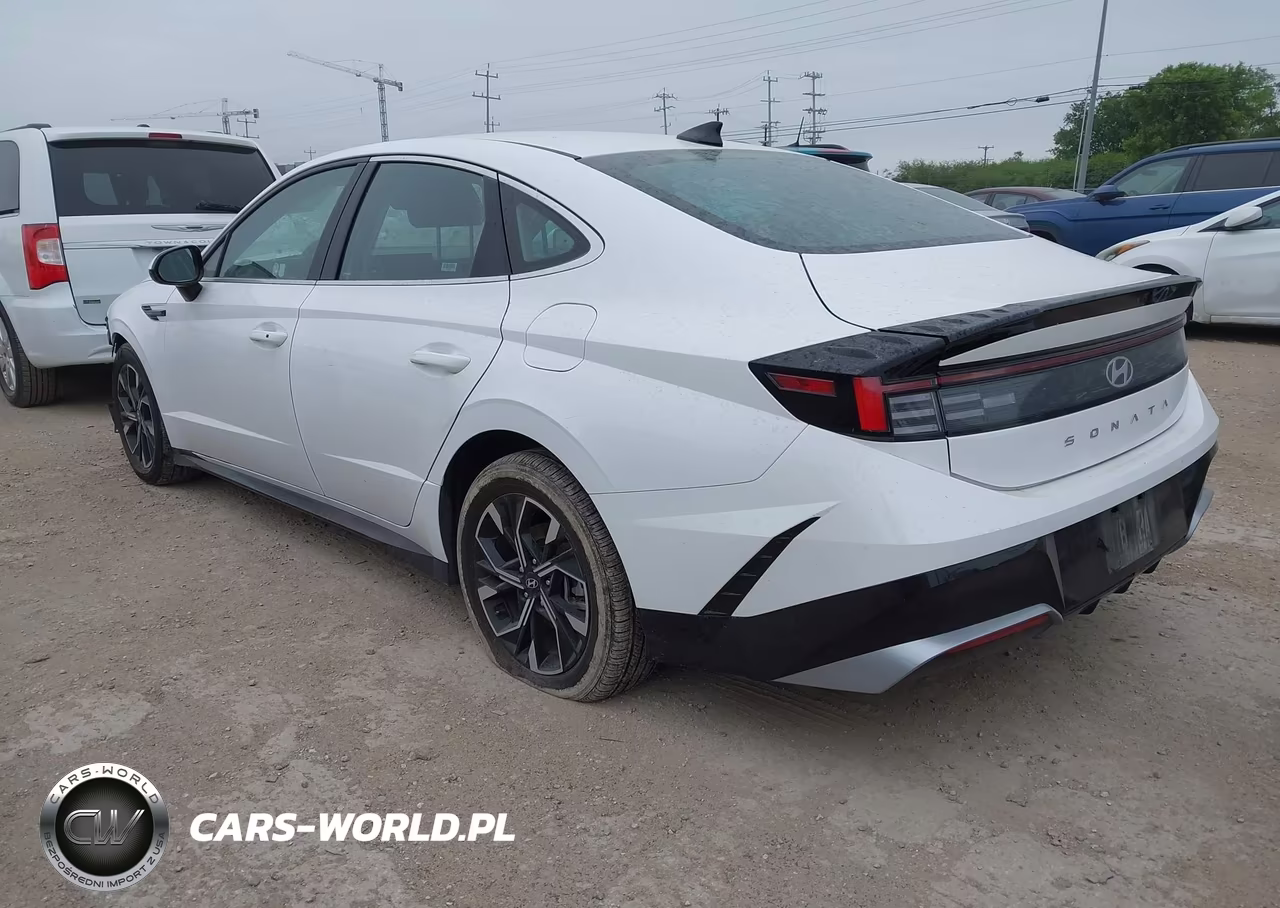 2025 Hyundai Sonata Sel VIN:KMHL64JA3SA493174 - 3