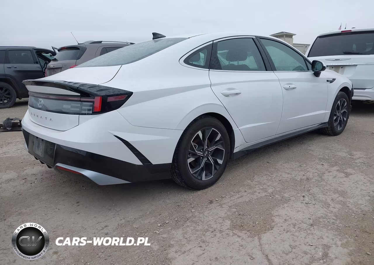 2025 Hyundai Sonata Sel VIN:KMHL64JA3SA493174 - 4
