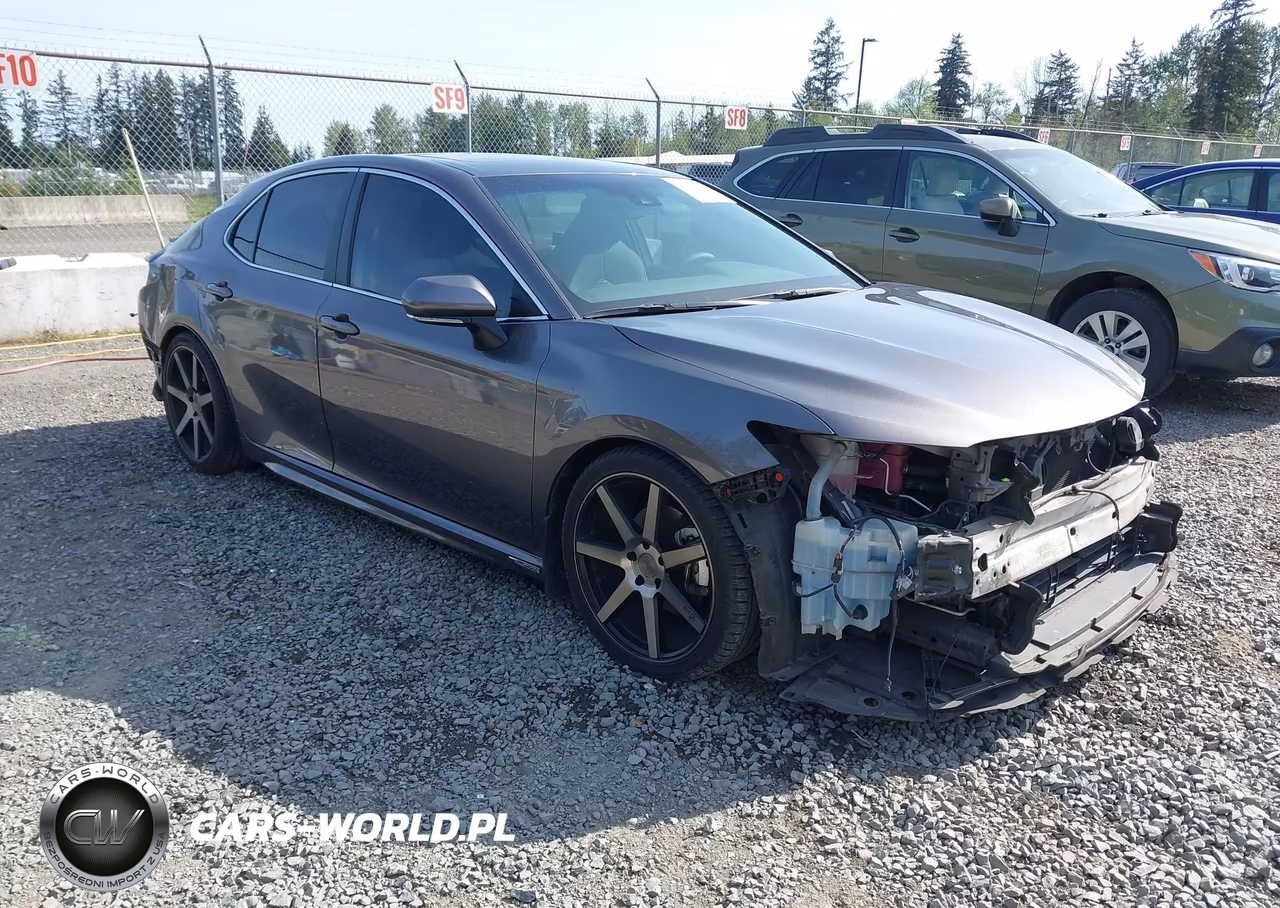 2019 Toyota Camry Hybrid Se