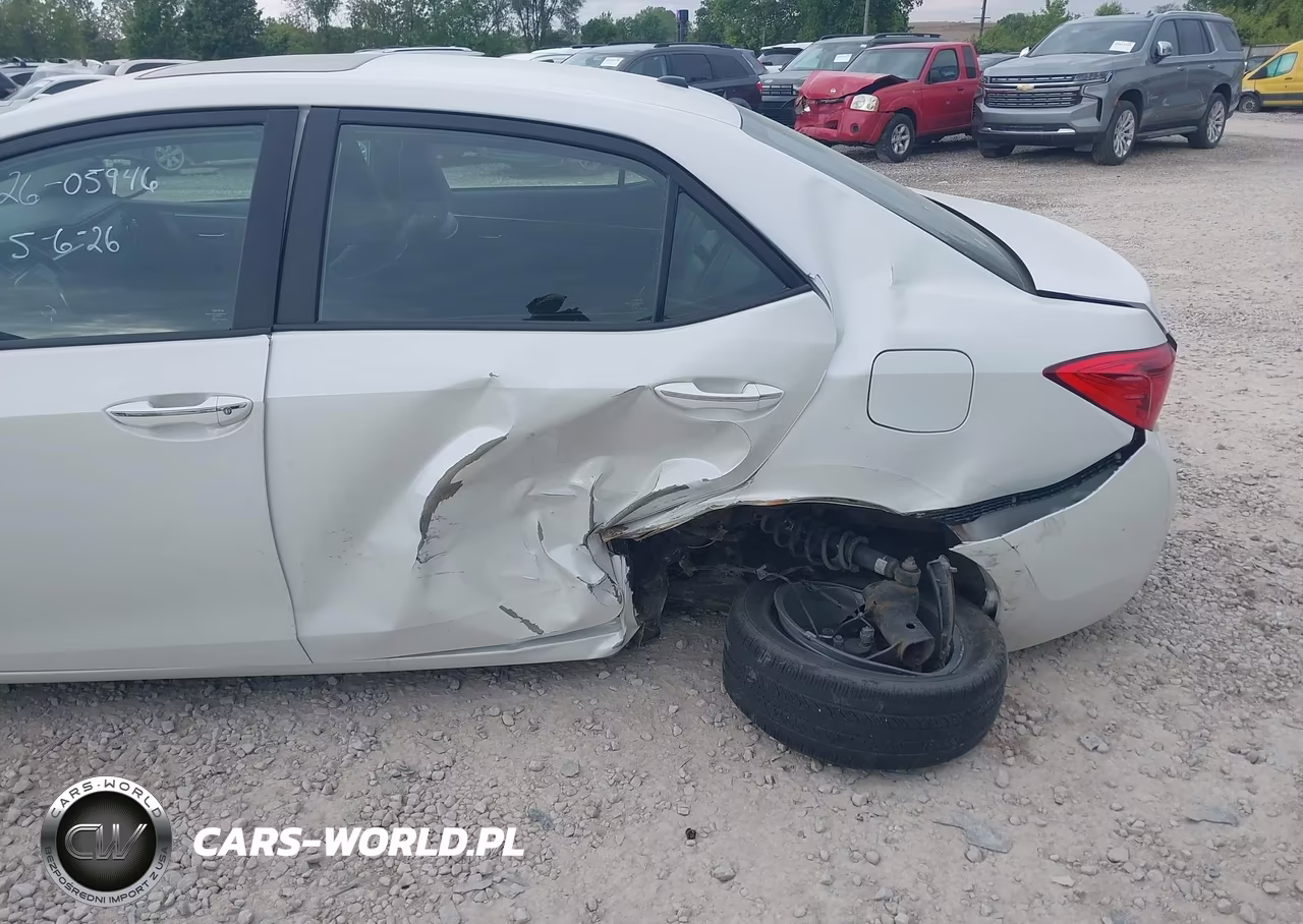 2017 Toyota Corolla Xle VIN:5YFBURHE6HP727310 - 6