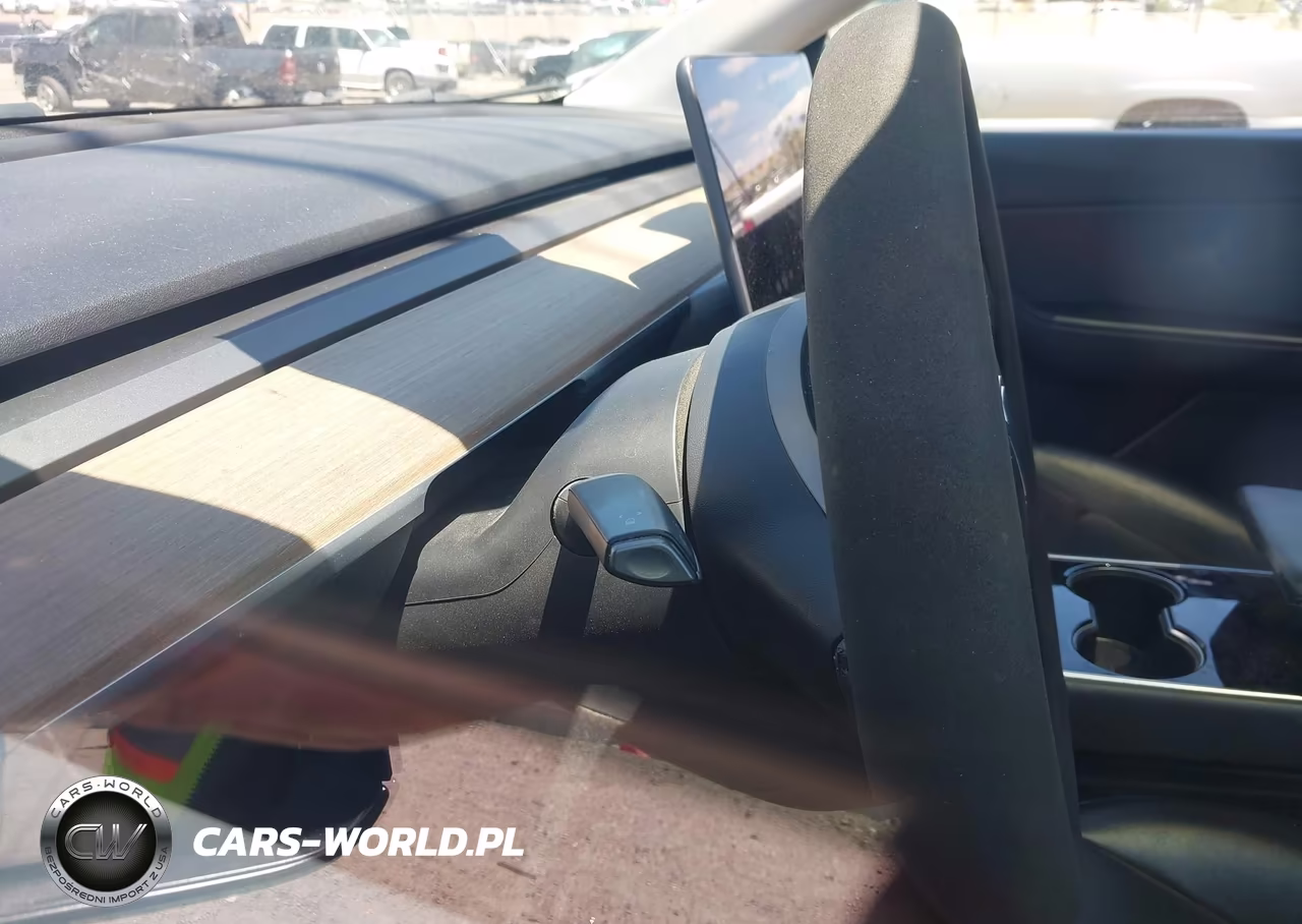 2020 Tesla Model Y Long Range Dual Motor All-Wheel Drive VIN:5YJYGDEE9LF008291 - 15