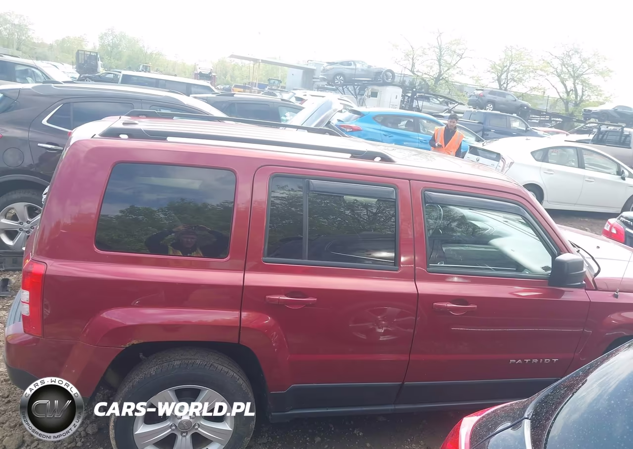 2013 Jeep Patriot Latitude VIN:1C4NJRFB3DD156256 - 12