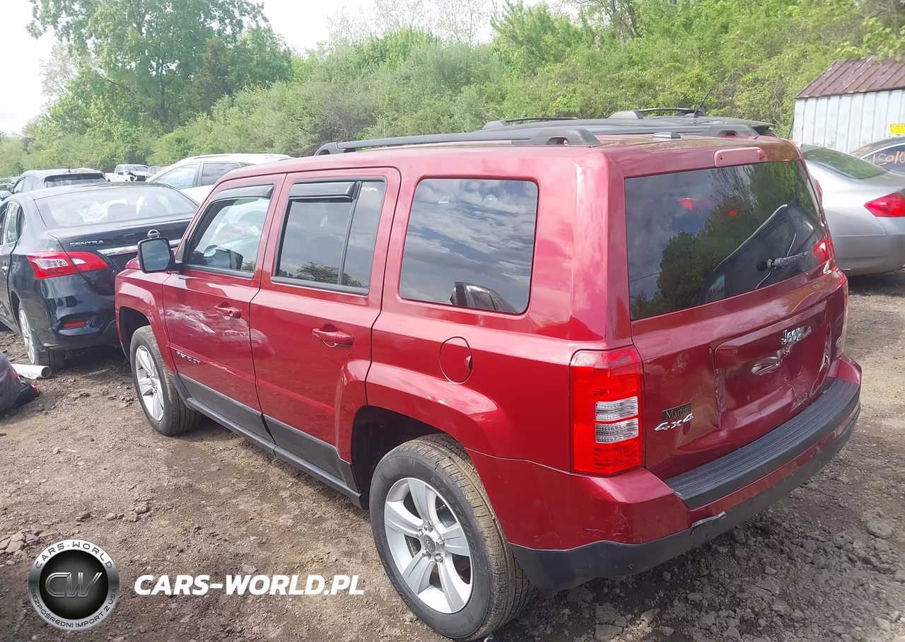 2013 Jeep Patriot Latitude VIN:1C4NJRFB3DD156256 - 3
