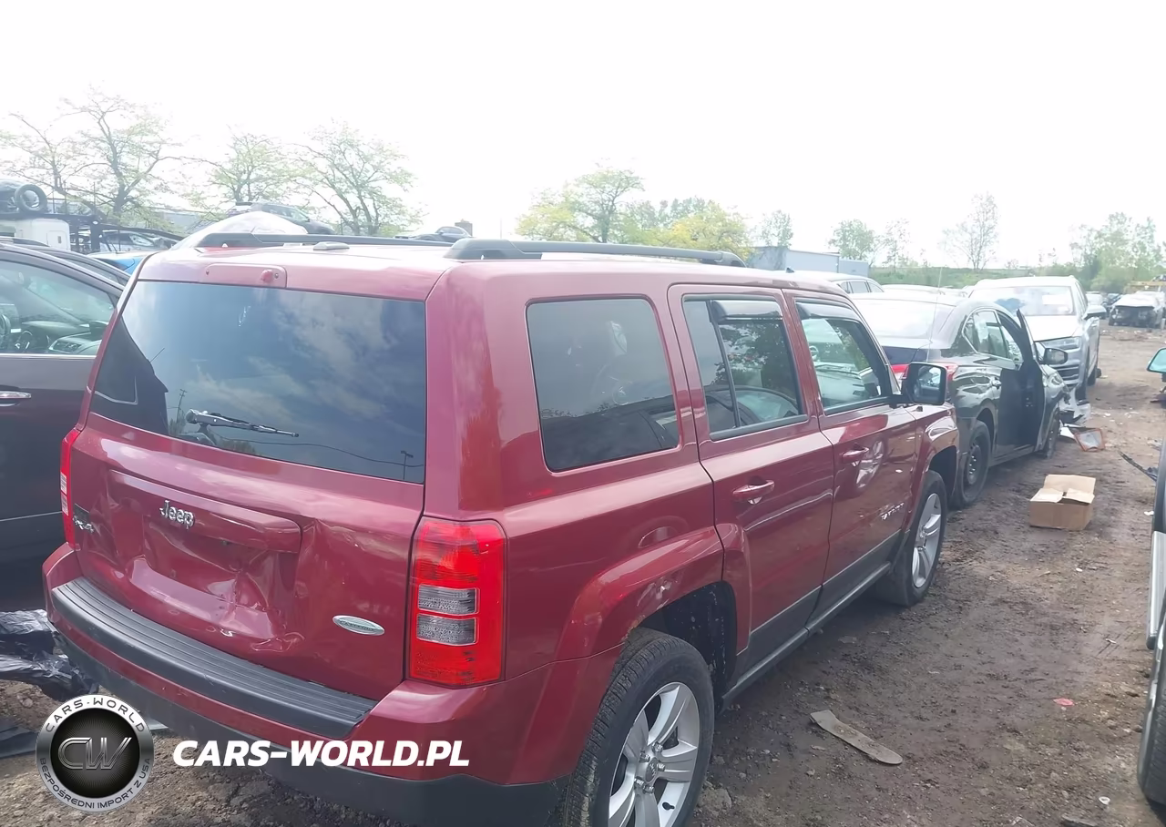 2013 Jeep Patriot Latitude VIN:1C4NJRFB3DD156256 - 4