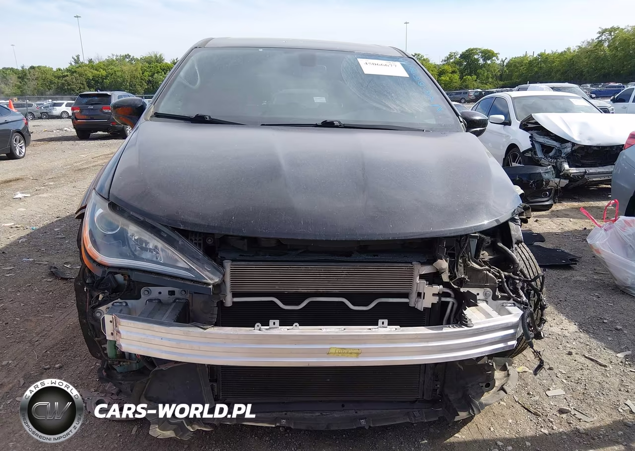 2020 Chrysler Pacifica Touring VIN:2C4RC1FG2LR150419 - 13