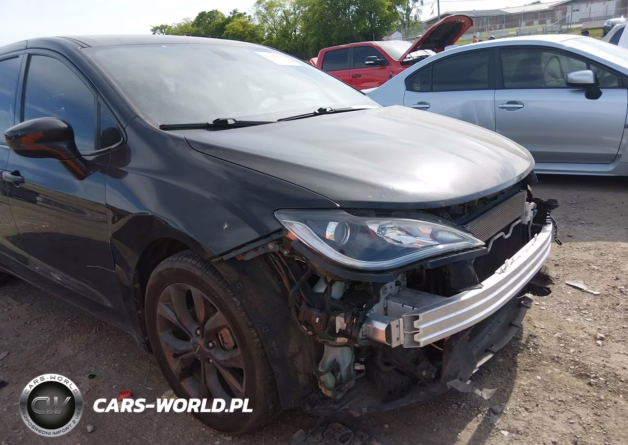 2020 Chrysler Pacifica Touring VIN:2C4RC1FG2LR150419 - 20