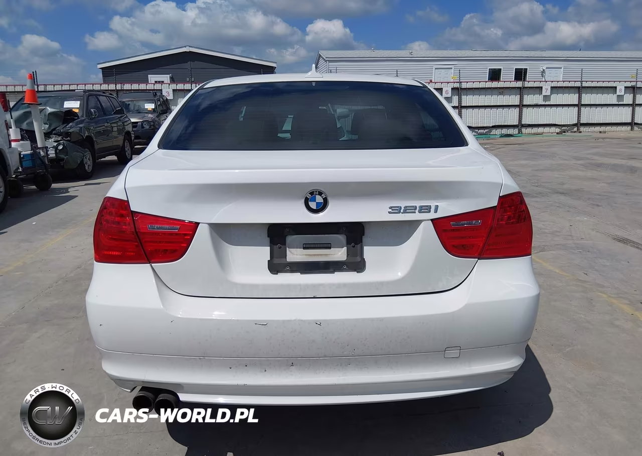 2011 BMW 328I VIN:WBAPH7G54BNN06242 - 16