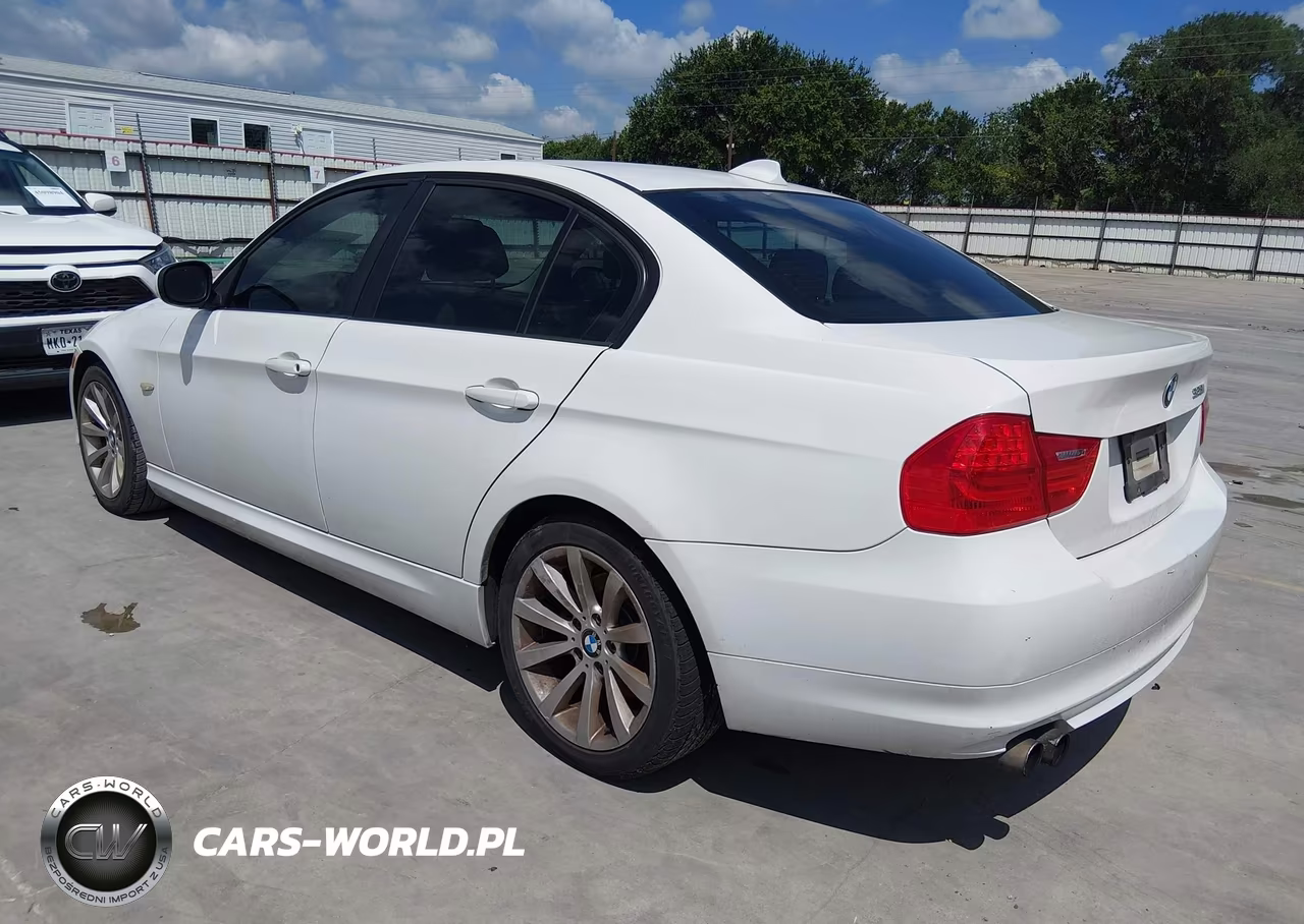 2011 BMW 328I VIN:WBAPH7G54BNN06242 - 3