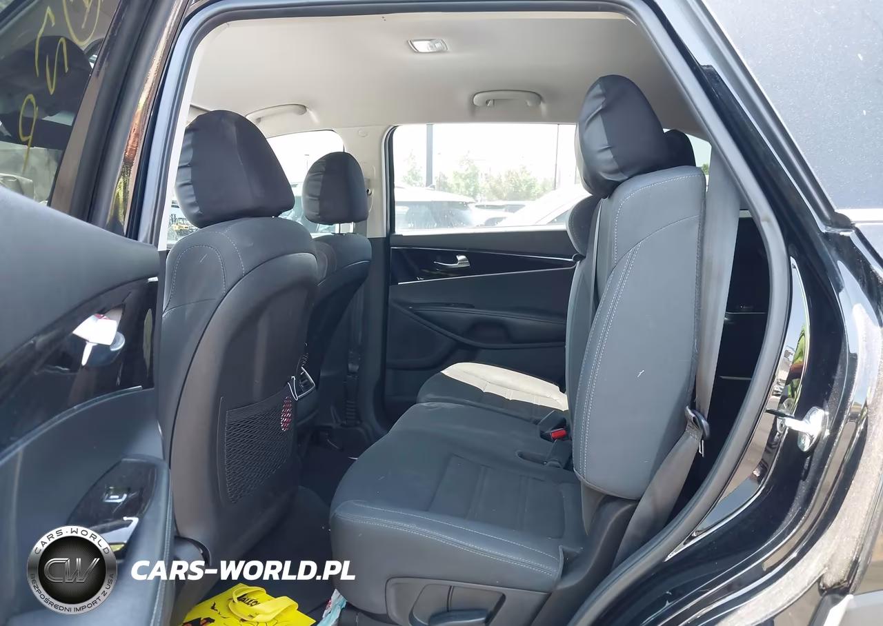 2020 Kia Sorento 3.3L S VIN:5XYPG4A59LG693757 - 8