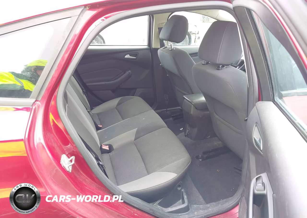 2014 Ford Focus Se VIN:1FADP3K28EL173936 - 8