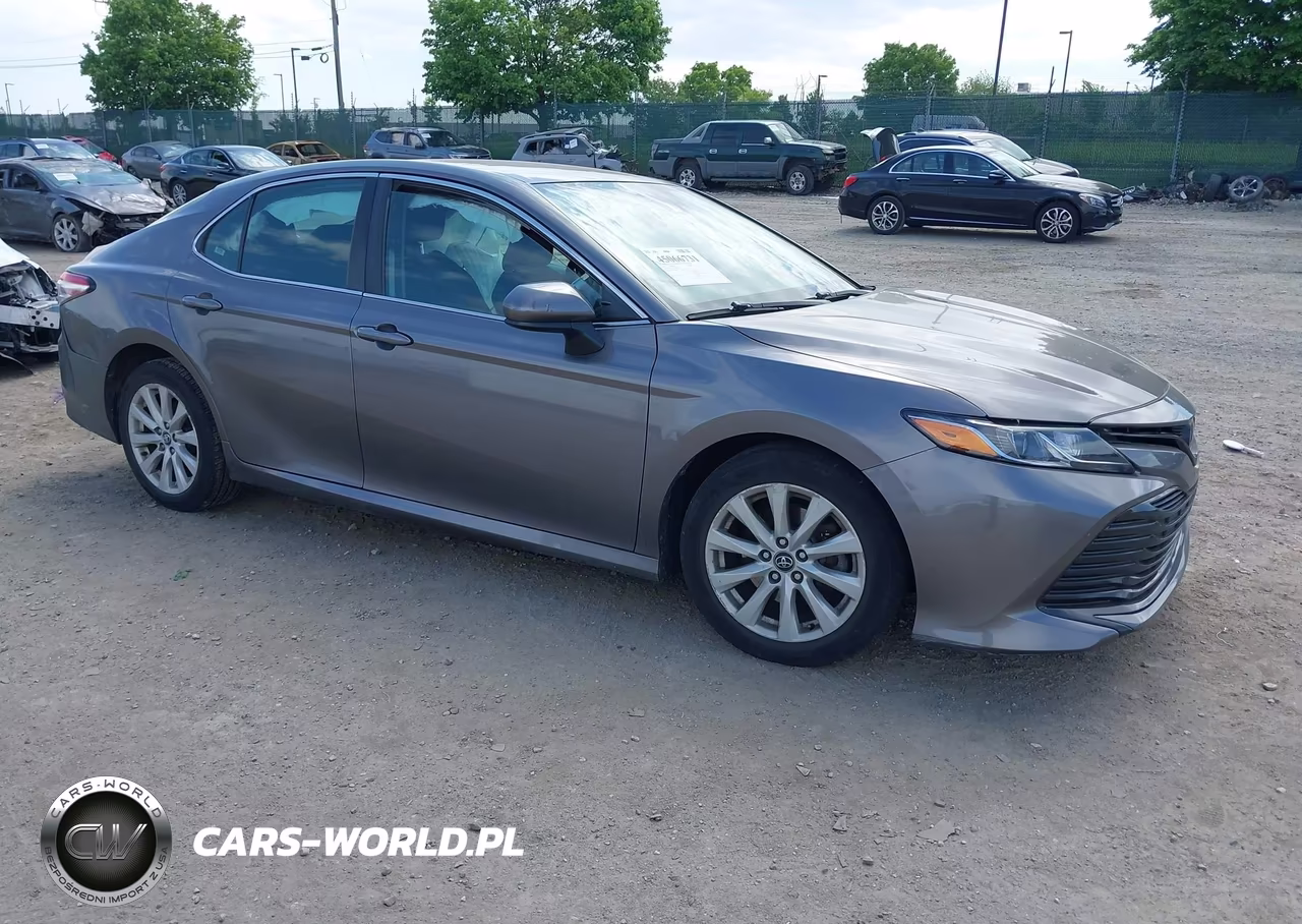 2019 Toyota Camry Le – zdjęcie 1 z 15