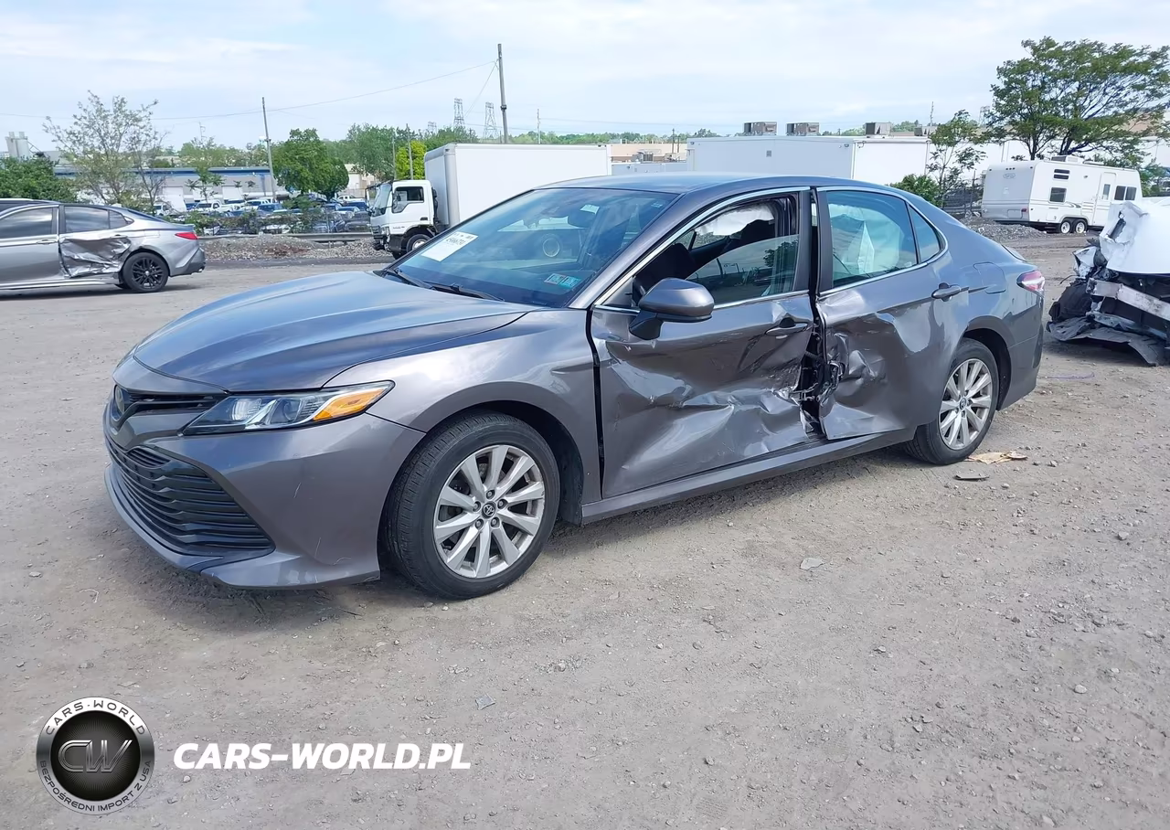 2019 Toyota Camry Le VIN:4T1B11HK3KU759444 - 2