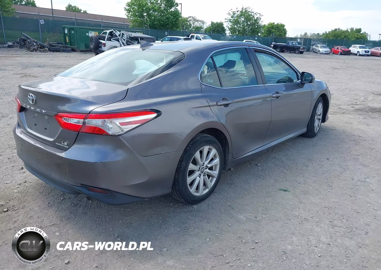 2019 Toyota Camry Le VIN:4T1B11HK3KU759444 - 4